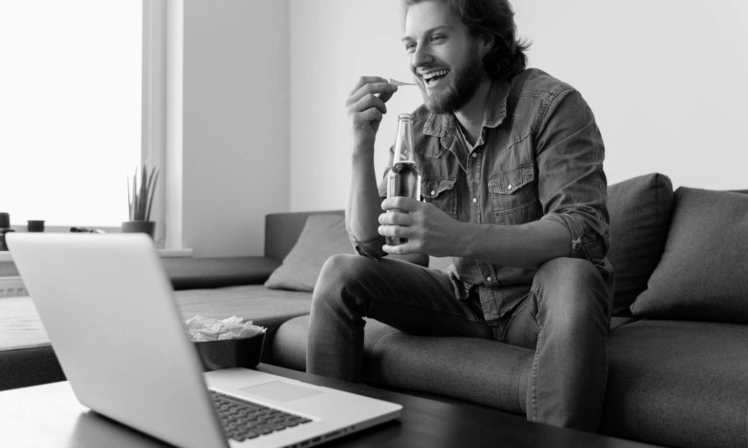 Personas trabajando juntas en planificación financiera